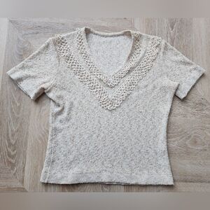 Elegant Vintage Top With Knitted Lace Vneck Collar
